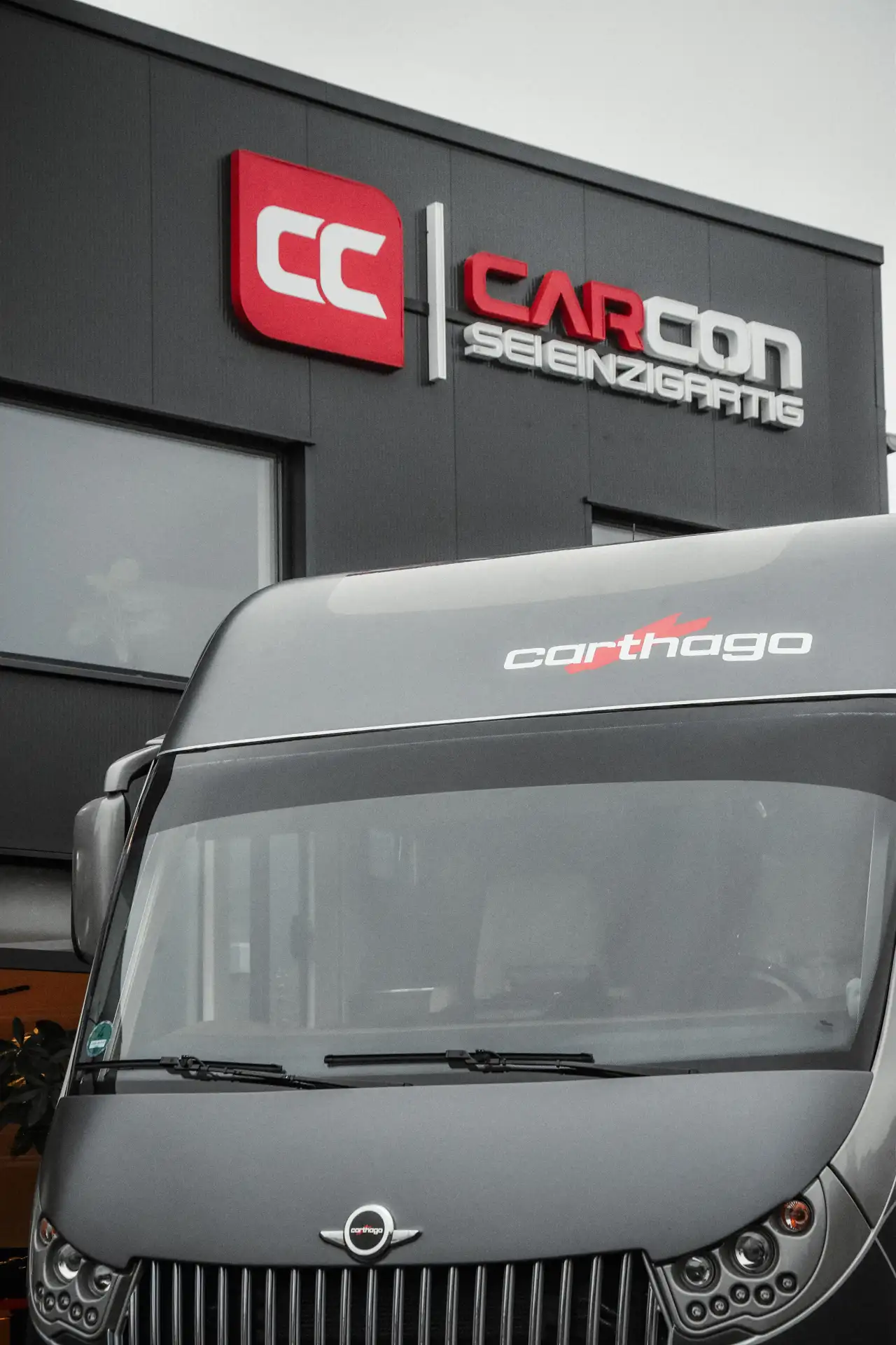 Folierung_Cartago-C-Tourer_Matt_kpmf_Oracal_CarCongmbh_02.webp